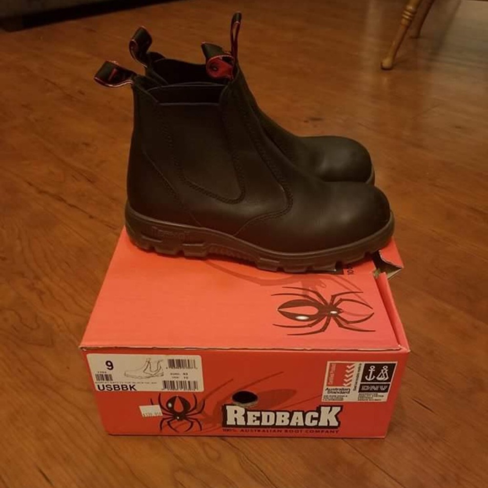 Men’s redback shoes